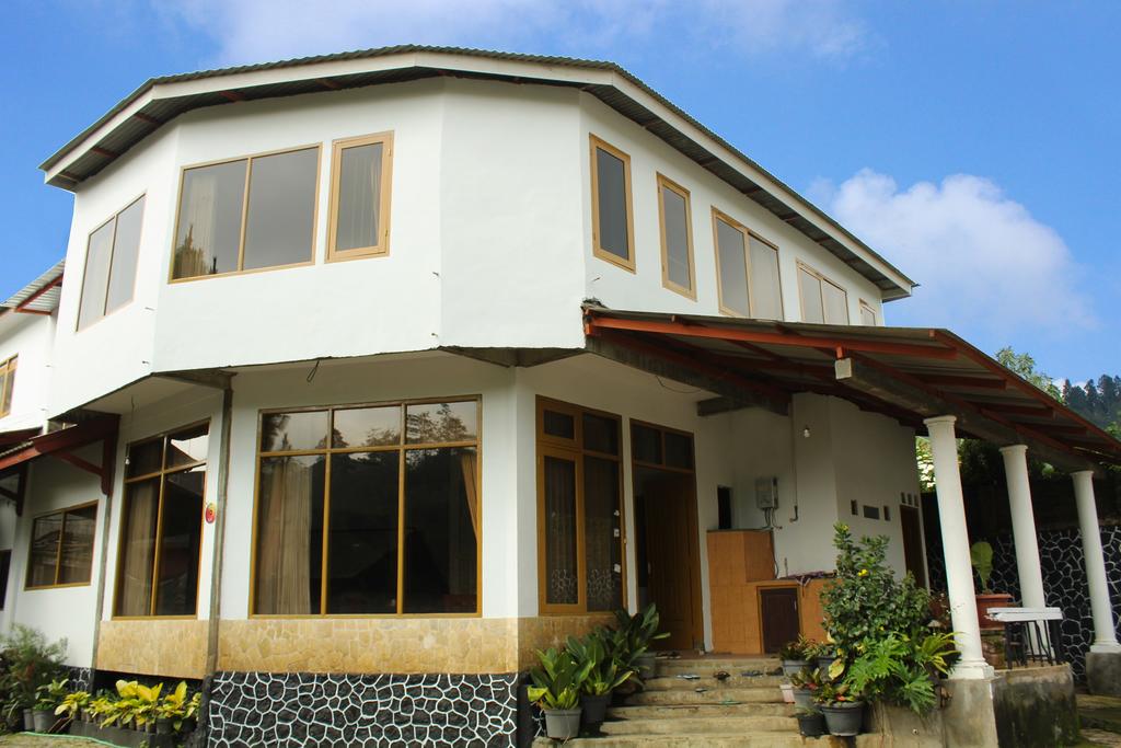 15 Referensi Villa di Batu Yang Bisa Jadi Pilihan Saat Liburan Akhir Pekan Harganya Mulai Rp.99.000 4