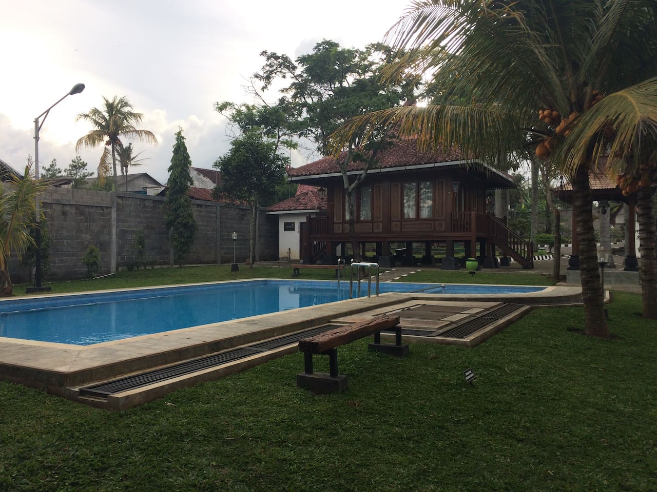 15 Referensi Villa di Batu Yang Bisa Jadi Pilihan Saat Liburan Akhir Pekan Harganya Mulai Rp.99.000 6