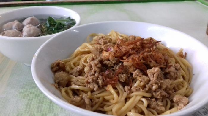 Rekomendasi 7 Tempat Makan Mie Ayam Enak di Bogor 6 Rekomendasi 7 Tempat Makan Mie Ayam Enak di Bogor 6