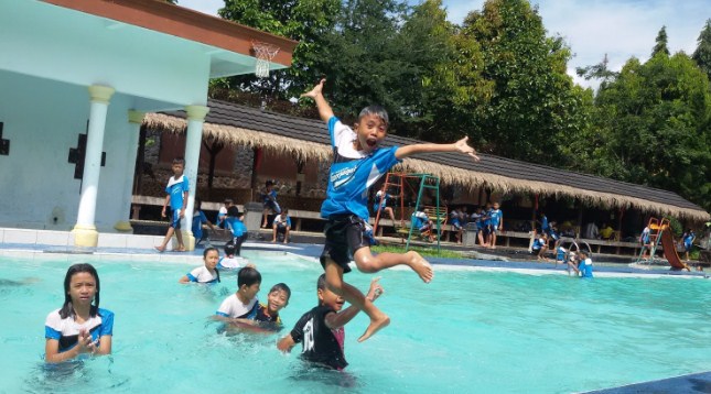 10 Daftar Rekomendasi Kolam Renang di Cianjur Yang Bagus dan Harga Tiket Masuknya 10 10 Daftar Rekomendasi Kolam Renang di Cianjur Yang Bagus dan Harga Tiket Masuknya 10