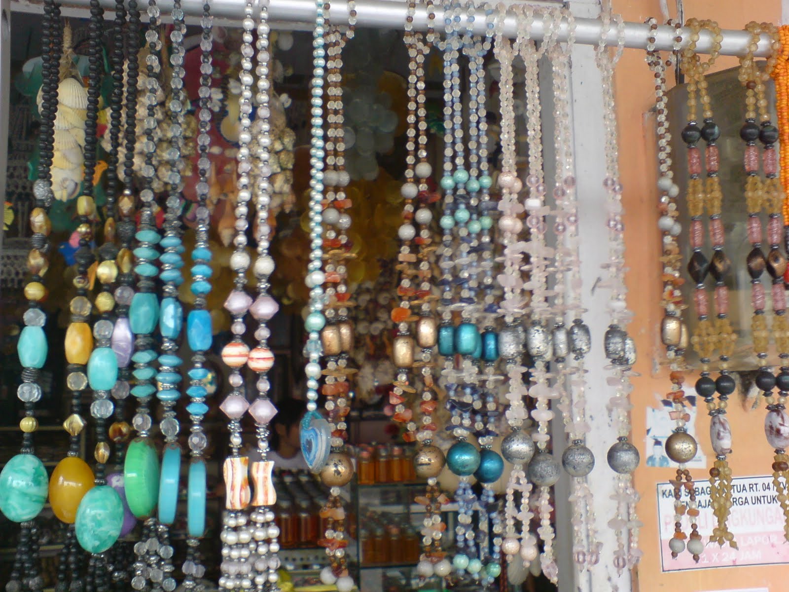 10 Daftar Pilihan Souvenir Yang Menarik Untuk Diburu Saat Berlibur di Daerah Cilacap 4