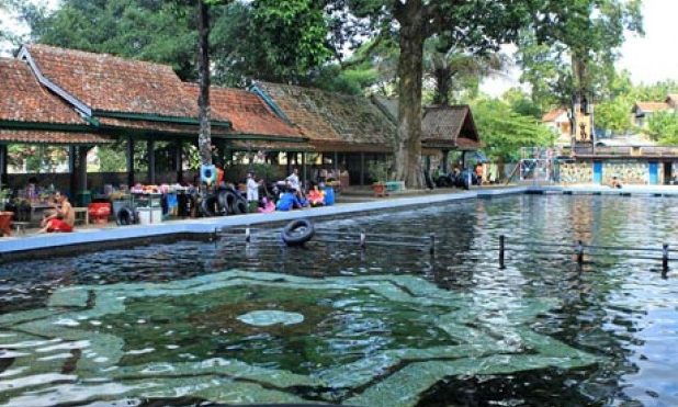 10 Pilihan Wisata Kolam Renang Unggulan di Cirebon Yang Bagus dan Adakah Air Hangatnya? 2