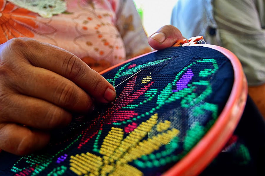 10 Daftar Pilihan Souvenir Khas di Daerah Gorontalo Yang Paling Unik, Murah dan Menarik 1 10 Daftar Pilihan Souvenir Khas di Daerah Gorontalo Yang Paling Unik, Murah dan Menarik 1