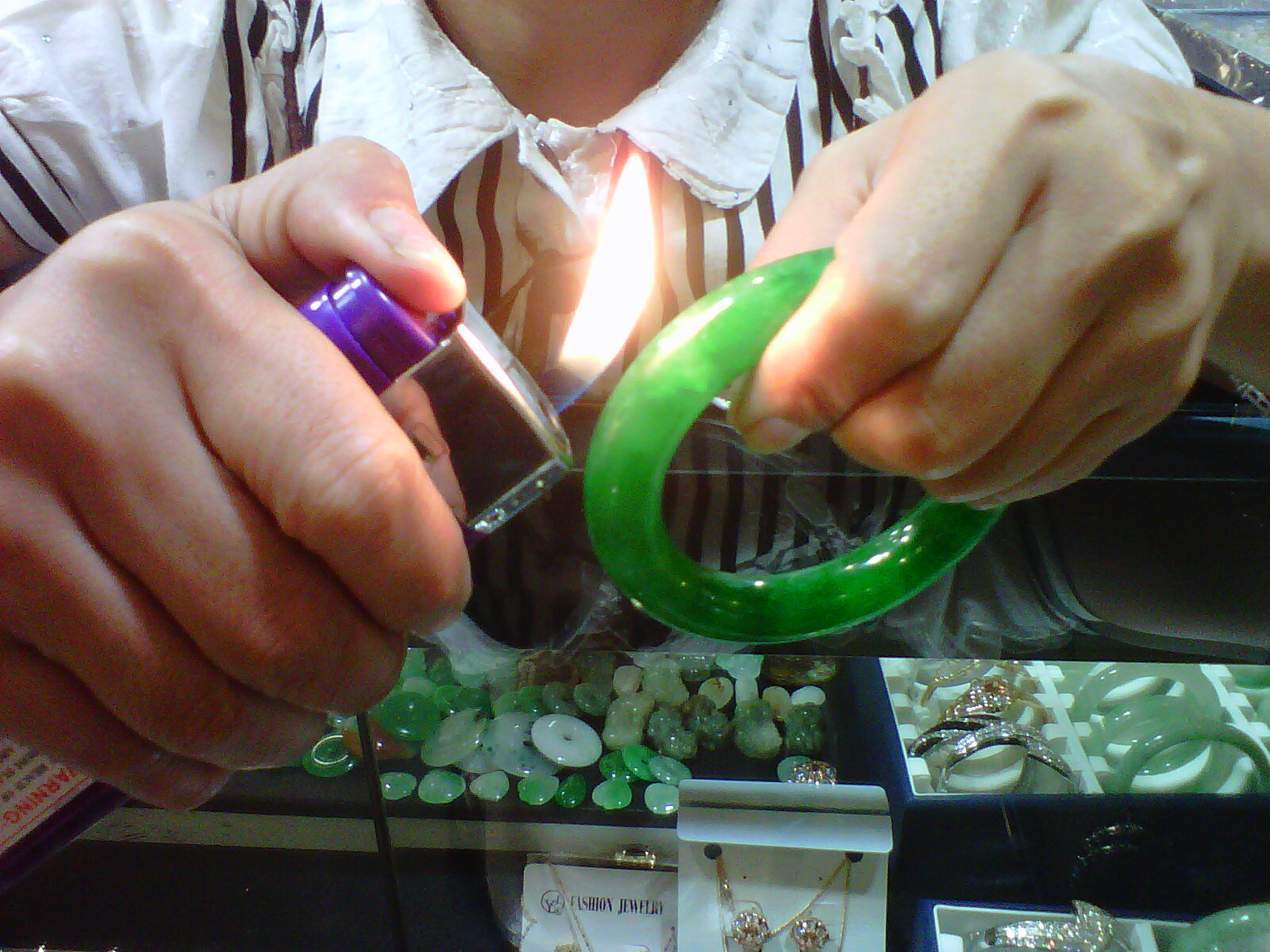 10 Rekomendasi Cinderamata Khas Negara Hongkong Membuat Wisatawan Indonesia Rela Merogoh Saku Lumayan Untuk Liburan 4