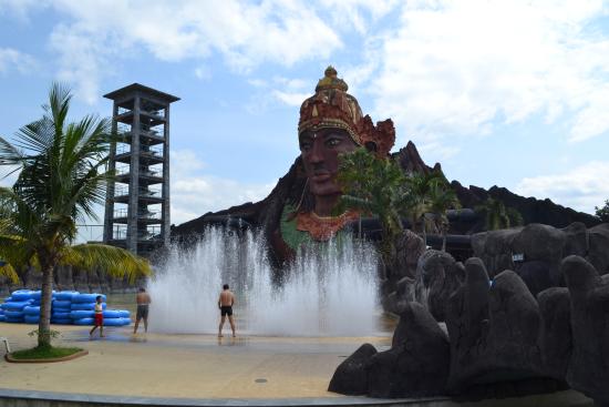 Daftar Kolam Renang Pertama Kali Didirikan di Indonesia Yang Masih Eksis Sampai Saat Ini, Simak Ya! 4