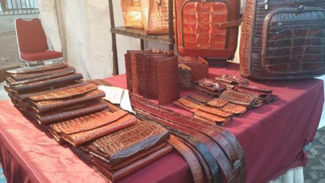 10 Rekomendasi Souvenir Khas Negara Indonesia Yang Sangat Cantik Ini Wajib Dimiliki Oleh Wisatawan Asing! 5 10 Rekomendasi Souvenir Khas Negara Indonesia Yang Sangat Cantik Ini Wajib Dimiliki Oleh Wisatawan Asing! 5