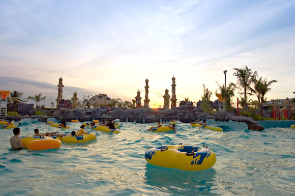 Daftar Kolam Renang Pertama Kali Didirikan di Indonesia Yang Masih Eksis Sampai Saat Ini, Simak Ya! 7