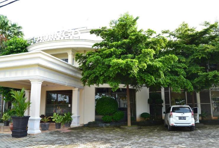9 Daftar Hotel Murah di Indramayu, Harga Mulai Rp.200.000 1 9 Daftar Hotel Murah di Indramayu, Harga Mulai Rp.200.000 1
