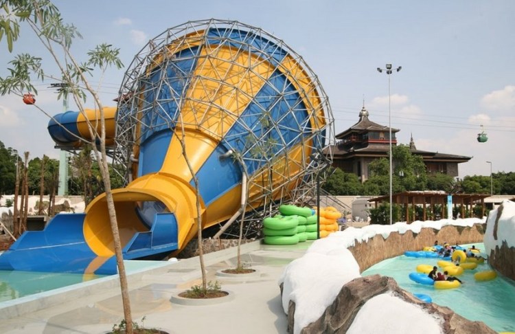 10 Daftar Rekomendasi Kolam Renang di Jakarta Timur Yang Cocok Untuk Liburan Akhir Pekan 1