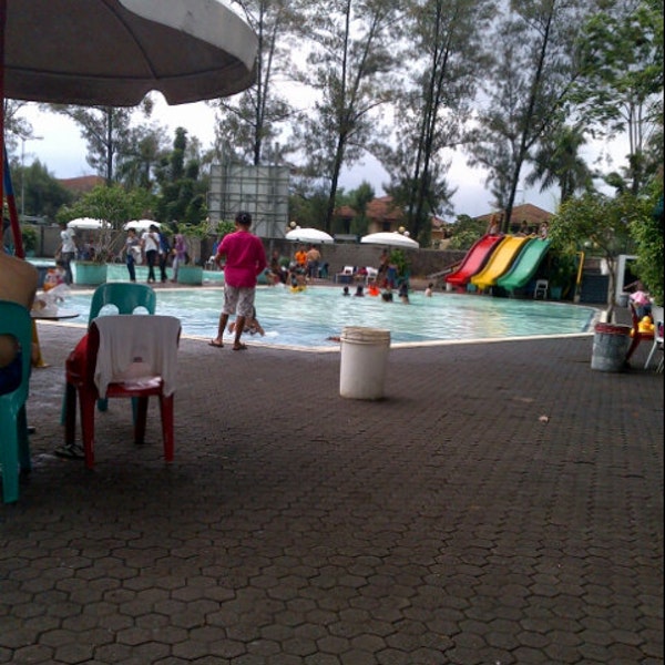 10 Daftar Rekomendasi Kolam Renang di Jakarta Timur Yang Cocok Untuk Liburan Akhir Pekan 5