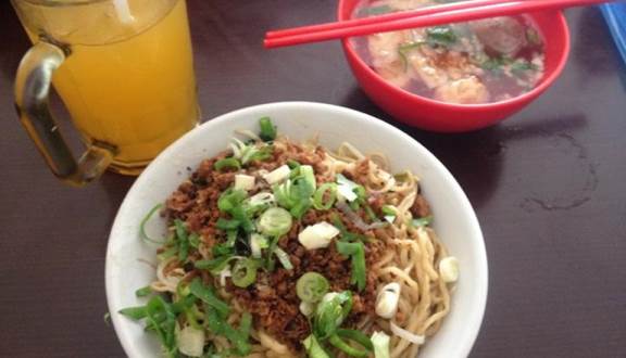 Yuk, Cicipi 10 Gerai Mie Ayam Lezat di Yogyakarta Ini! 1