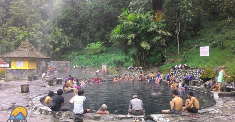 Daftar Rekomendasi Wisata Kolam Renang Pilihan di Lamongan Daerah Kota Yang Ada Wisata Bahari 2 Daftar Rekomendasi Wisata Kolam Renang Pilihan di Lamongan Daerah Kota Yang Ada Wisata Bahari 2