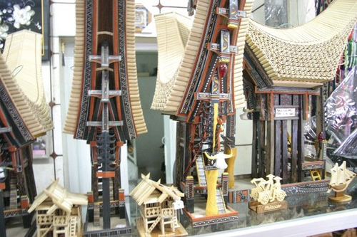 10 Daftar Pilihan Cinderamata Khas Daerah Makassar Yang Cantik Ini Wajib Untuk Kalian Bawa Pulang! 10 10 Daftar Pilihan Cinderamata Khas Daerah Makassar Yang Cantik Ini Wajib Untuk Kalian Bawa Pulang! 10