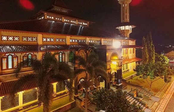 Masjid Agung Cianjur, Sisi Religius Dibalik Icon Kota 7