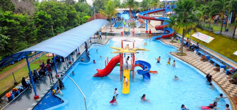 Destinasi Wisata Kolam Renang Pilihan di Daerah Pacet Yang Bagus dan Apakah Ada Air Panasnya? 1