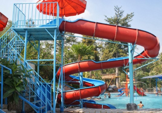 Destinasi Wisata Kolam Renang Pilihan di Daerah Pacet Yang Bagus dan Apakah Ada Air Panasnya? 2