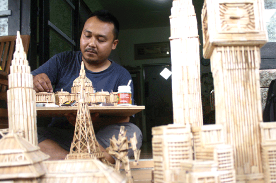 10 Rekomendasi Cinderamata Khas Daerah Pekanbaru Yang Unik dan Cantik Ini Wajib Untuk Kalian Miliki 8 10 Rekomendasi Cinderamata Khas Daerah Pekanbaru Yang Unik dan Cantik Ini Wajib Untuk Kalian Miliki 8