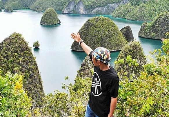 Eloknya Surga Dunia di Pulau Wayag Papua yang Tak Boleh Traveler Lewatkan 7
