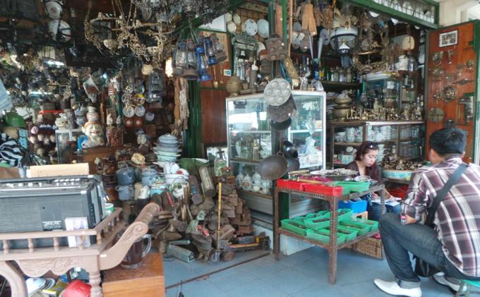 10 Rekomendasi Souvenir Khas di Daerah Solo Yang Unik Ini Membuat Wisatawan Betah Untuk Berbelanja 3 10 Rekomendasi Souvenir Khas di Daerah Solo Yang Unik Ini Membuat Wisatawan Betah Untuk Berbelanja 3