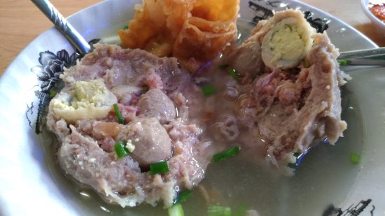 Jelajahi Beberapa Rekomendasi Kuliner Bakso Ciptaan Arek Suroboyo Yang Jumbo Atau Isi Daging Cincang 10