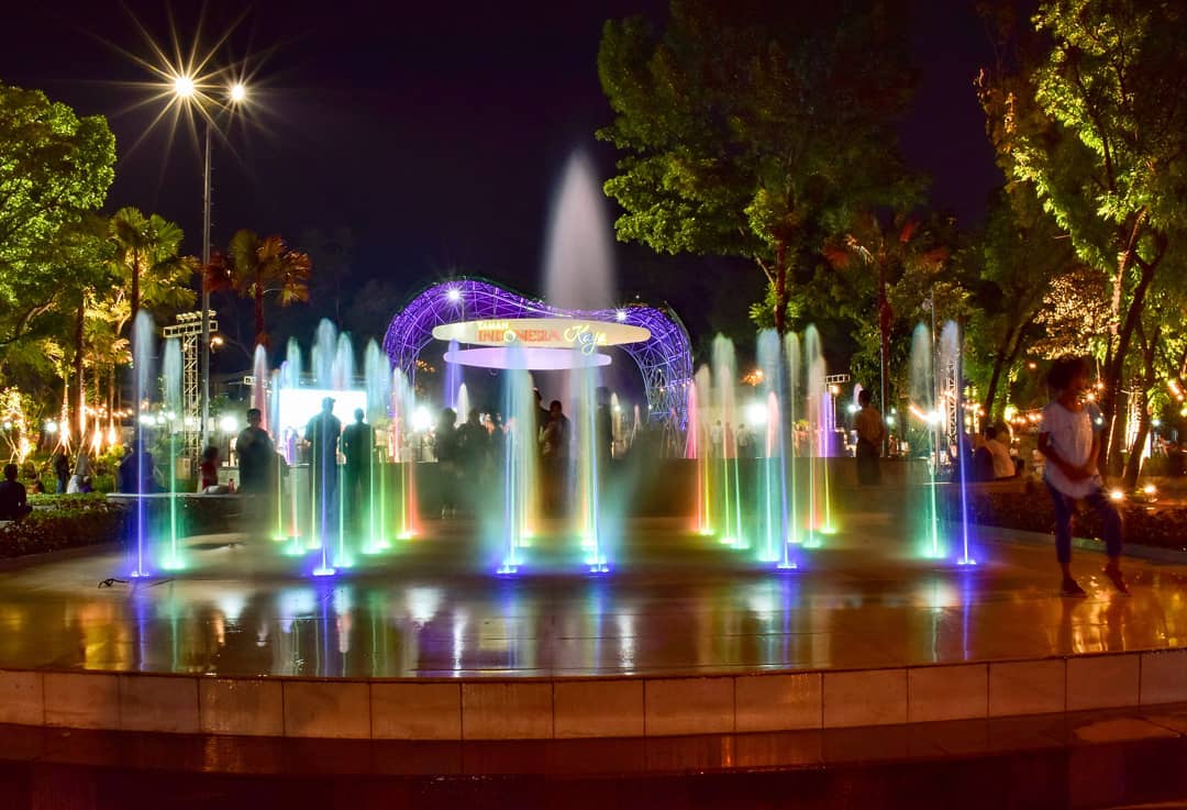 10 Foto Indahnya Taman Indonesia Kaya Semarang 2