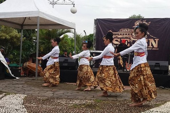 Taman Joglo Cianjur, Wisata Keluarga Menarik yang Tak Boleh Terlewat 4