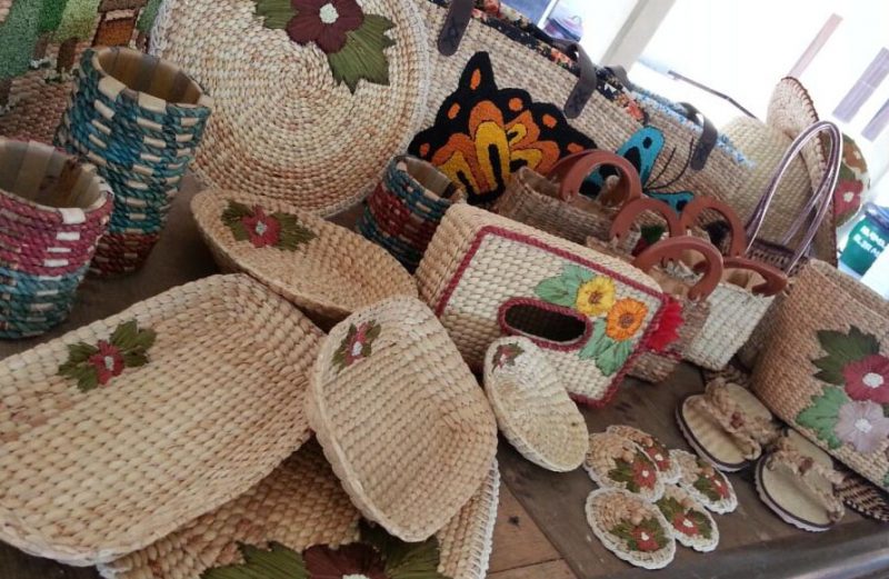 10 Daftar Pilihan Cinderamata Khas Daerah Tegal Yang Sangat Unik Ini Jangan Sampai Ketinggalan! 4 10 Daftar Pilihan Cinderamata Khas Daerah Tegal Yang Sangat Unik Ini Jangan Sampai Ketinggalan! 4