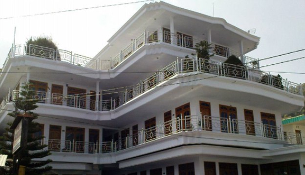 15 Rekomendasi Penginapan Terbaik di Sarangan Yang Harganya Murah Dibawah 100 Ribu 3