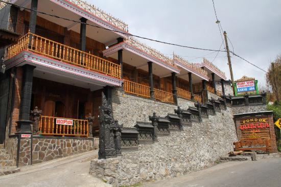 15 Penginapan Terbaik di Tawangmangu Mulai Rp.50.000 Dengan Pemandangan Indah dan Bagus 4