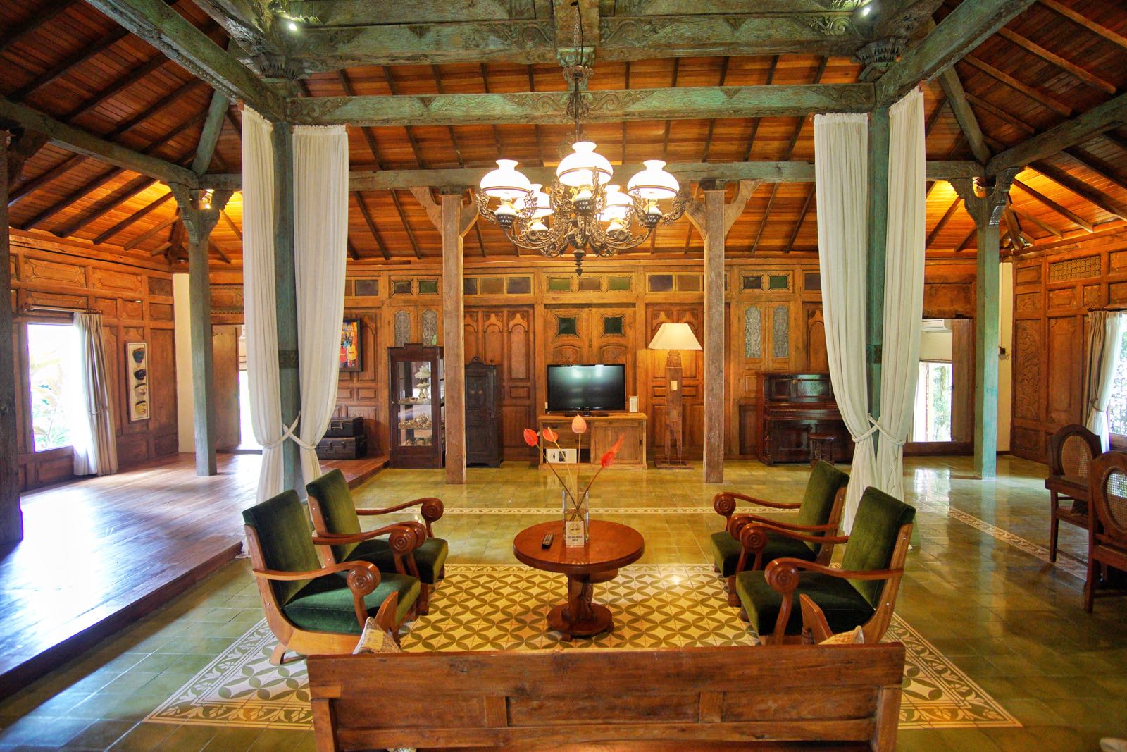 15 Daftar Pilihan Resort Daerah Lembang Memiliki Bantuk Bangunan Yang Unik, Harga Murah Mulai Rp.406.575 9 15 Daftar Pilihan Resort Daerah Lembang Memiliki Bantuk Bangunan Yang Unik, Harga Murah Mulai Rp.406.575 9