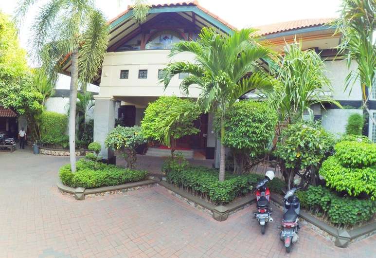 8 Rekomendasi Hotel Murah di Gresik, Fasilitas Premium Harga Mulai Rp.200.000 5 8 Rekomendasi Hotel Murah di Gresik, Fasilitas Premium Harga Mulai Rp.200.000 5