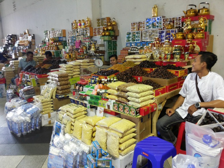 7 Rekomendasi Tempat Belanja Murah di Pusat Grosir Tanah Abang, Wajib Untuk Kalian Kunjungi! 8