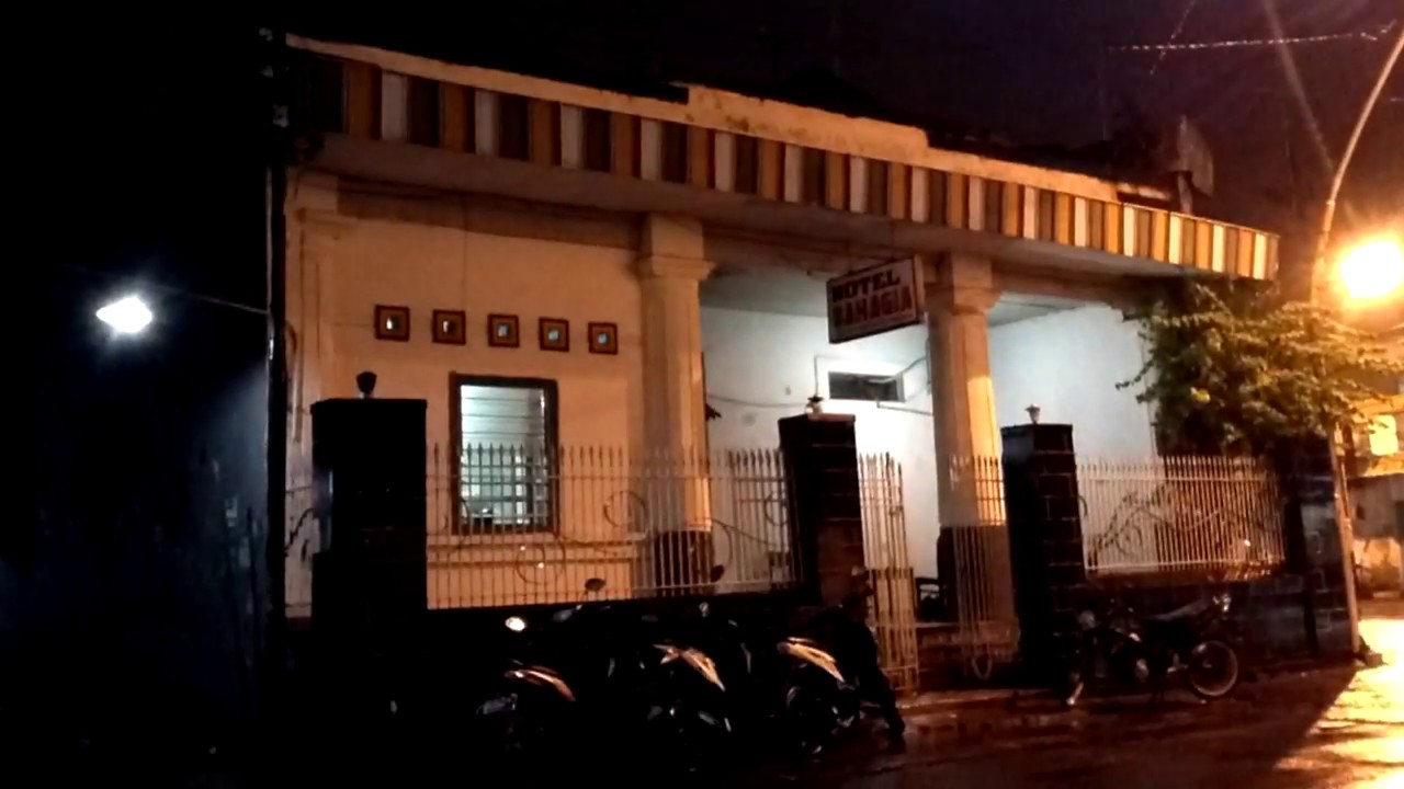 8 Rekomendasi Hotel Murah di Gresik, Fasilitas Premium Harga Mulai Rp.200.000 10 8 Rekomendasi Hotel Murah di Gresik, Fasilitas Premium Harga Mulai Rp.200.000 10