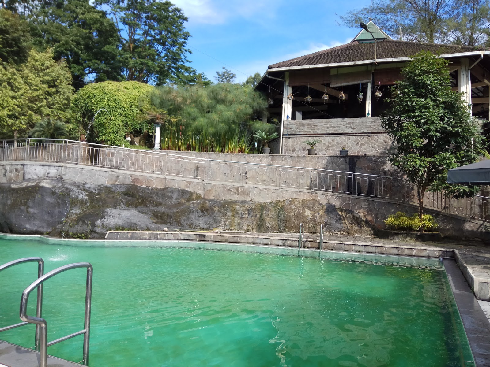 10 Penginapan Terbaik di Baturaden Yang Harganya Murah Mulai 50 Ribu Bisa Untuk Keluarga 5