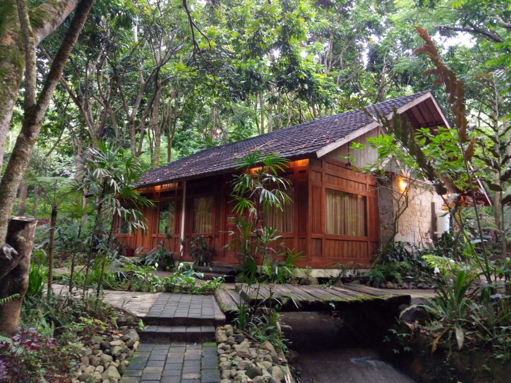 15 Daftar Pilihan Resort Daerah Lembang Memiliki Bantuk Bangunan Yang Unik, Harga Murah Mulai Rp.406.575 10 15 Daftar Pilihan Resort Daerah Lembang Memiliki Bantuk Bangunan Yang Unik, Harga Murah Mulai Rp.406.575 10