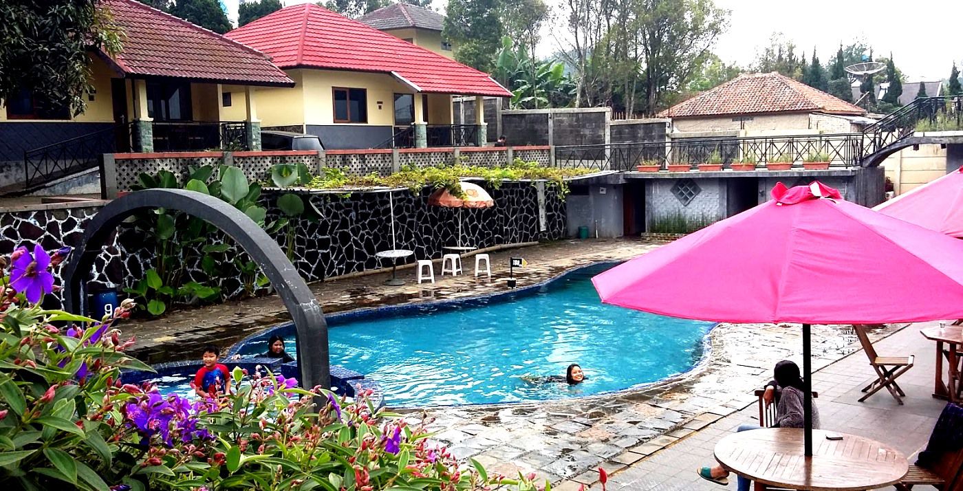 15 Hotel Murah di Ciater Bandung, Fasilitas Super Oke Harga Mulai Rp.350.000 2 15 Hotel Murah di Ciater Bandung, Fasilitas Super Oke Harga Mulai Rp.350.000 2