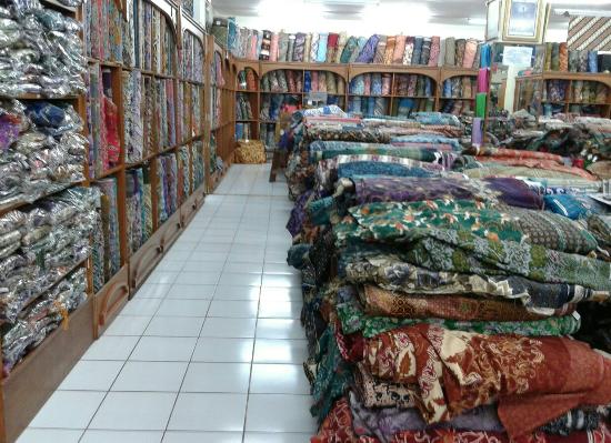 Beberapa Pilihan Tempat Wisata Belanja di Surabaya Yang Sering Diserbu Wisatawan dan Terkenal Murah 10