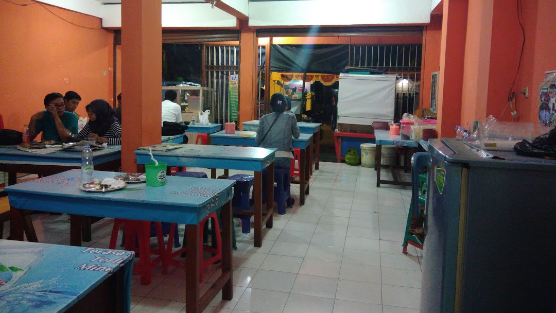 Nasi Goreng Maknyus Ala Arek-Arek Suroboyo Ini Wajib Kamu Coba! Daftarnya Ada Disini! 5 Nasi Goreng Maknyus Ala Arek-Arek Suroboyo Ini Wajib Kamu Coba! Daftarnya Ada Disini! 5