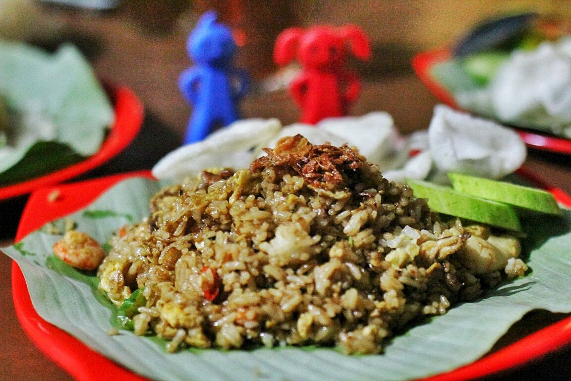 10 Kedai Nasi Goreng Enak di Bandung, Murah Meriah Mulai 13 Ribuan Saja! 1 10 Kedai Nasi Goreng Enak di Bandung, Murah Meriah Mulai 13 Ribuan Saja! 1