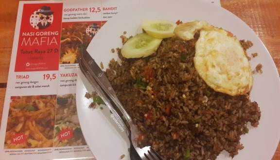 10 Kedai Nasi Goreng Enak di Bandung, Murah Meriah Mulai 13 Ribuan Saja! 3 10 Kedai Nasi Goreng Enak di Bandung, Murah Meriah Mulai 13 Ribuan Saja! 3