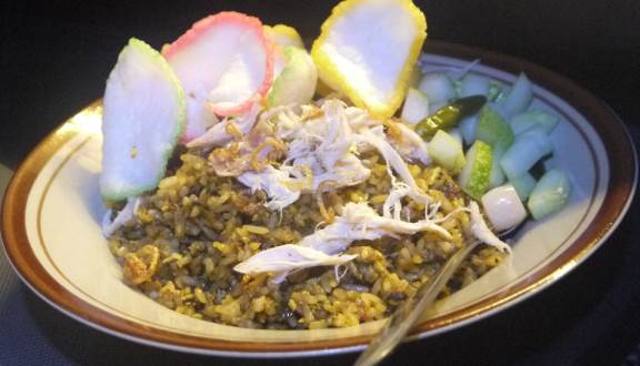 10 Kedai Nasi Goreng Enak di Bandung, Murah Meriah Mulai 13 Ribuan Saja! 9 10 Kedai Nasi Goreng Enak di Bandung, Murah Meriah Mulai 13 Ribuan Saja! 9