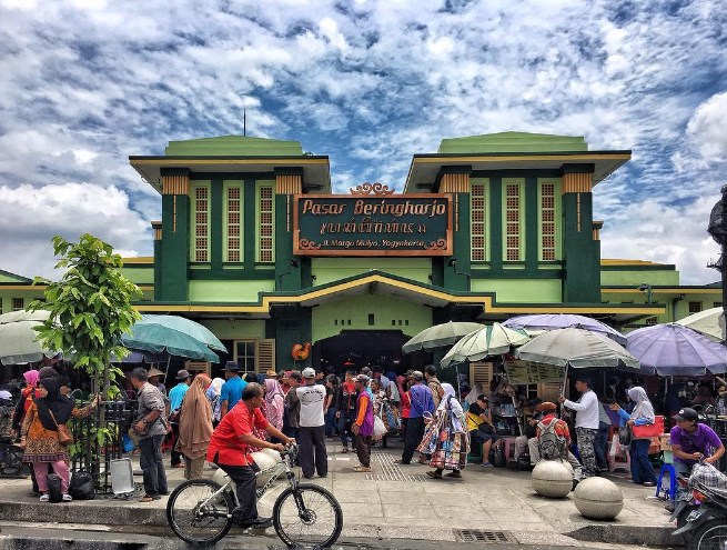 10 Rekomendasi Pilihan Tempat Belanja Terfavorit di Jogja Yang Murah dan Dekat Pusat Kota 2 10 Rekomendasi Pilihan Tempat Belanja Terfavorit di Jogja Yang Murah dan Dekat Pusat Kota 2