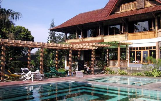 15 Hotel Murah di Ciater Bandung, Fasilitas Super Oke Harga Mulai Rp.350.000 1 15 Hotel Murah di Ciater Bandung, Fasilitas Super Oke Harga Mulai Rp.350.000 1