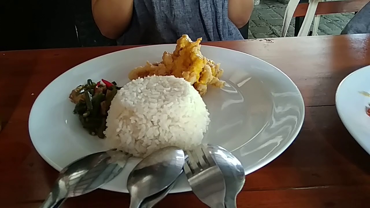 10 Tempat Makan Siang Favorit di Jogja, Siap Menggagalkan Dietmu 9