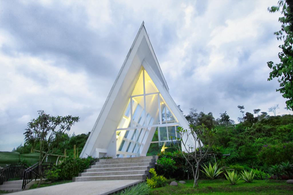 15 Daftar Pilihan Resort Daerah Lembang Memiliki Bantuk Bangunan Yang Unik, Harga Murah Mulai Rp.406.575 1 15 Daftar Pilihan Resort Daerah Lembang Memiliki Bantuk Bangunan Yang Unik, Harga Murah Mulai Rp.406.575 1
