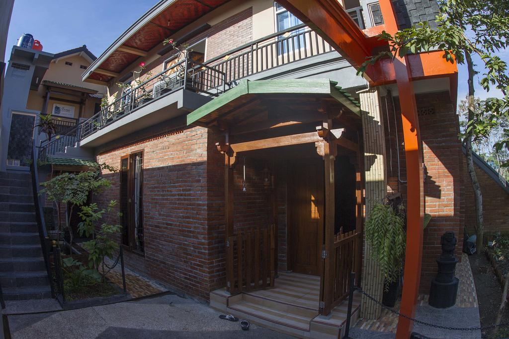 10 Penginapan Harga Murah di Kopeng Mulai Rp.120.000 Untuk Keluarga Dekat Taman Wisata Treetop 2 10 Penginapan Harga Murah di Kopeng Mulai Rp.120.000 Untuk Keluarga Dekat Taman Wisata Treetop 2