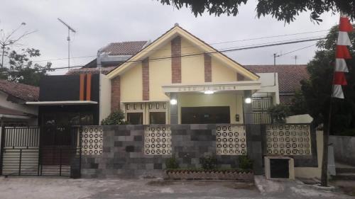 10 Penginapan Harga Murah di Kopeng Mulai Rp.120.000 Untuk Keluarga Dekat Taman Wisata Treetop 10 10 Penginapan Harga Murah di Kopeng Mulai Rp.120.000 Untuk Keluarga Dekat Taman Wisata Treetop 10