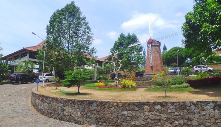 10 Penginapan Harga Murah di Kopeng Mulai Rp.120.000 Untuk Keluarga Dekat Taman Wisata Treetop 4 10 Penginapan Harga Murah di Kopeng Mulai Rp.120.000 Untuk Keluarga Dekat Taman Wisata Treetop 4