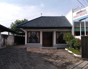 10 Penginapan Murah di Kudus Mulai Rp.55.000 Adakah Yang Dekat Menara Colo Muria Rahtawu? 10 10 Penginapan Murah di Kudus Mulai Rp.55.000 Adakah Yang Dekat Menara Colo Muria Rahtawu? 10