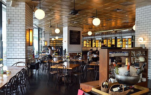 10 Tempat Sarapan Enak Favoritnya Orang Jakarta, Sudah Pernah Coba? 2 10 Tempat Sarapan Enak Favoritnya Orang Jakarta, Sudah Pernah Coba? 2